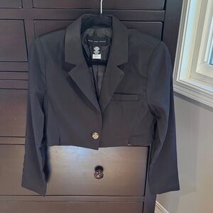 Elegant Black Cropped Blazer by [Brand]
